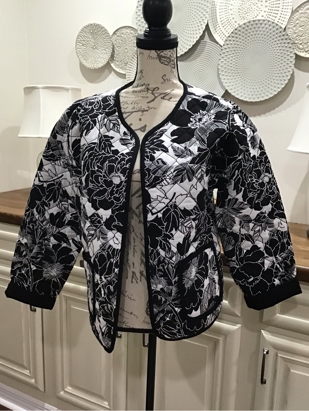 Black & White Floral Quilted Jacket - Women's